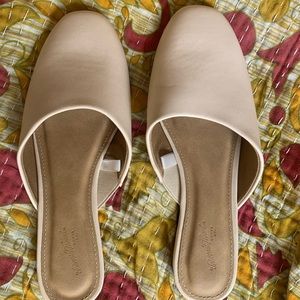 UNIVERSAL THREAD MULES